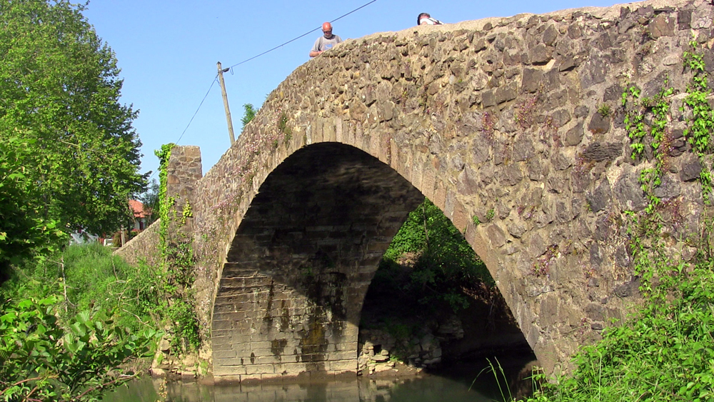 Album des photographies du pont de la Vierge du quartier d'Ibarron à Saint-Pée-sur-Nivelle